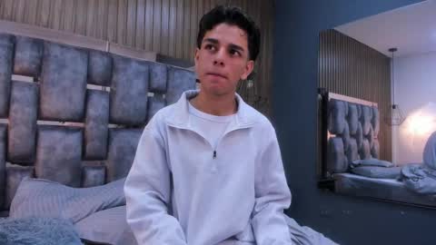 Snapshot of owen__johnson chatting on March 5, 12:01 pm Owen Johnson online show from March 5, 12:01 pm