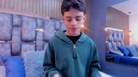 Snapshot of owen__johnson chatting on June 1, 11:34 am Owen Johnson online show from June 1, 11:34 am