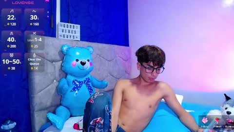 Owen  Independent model  online show from December 2, 9:02 am
