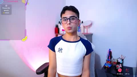 Owen  Independent model  online show from November 8, 5:18 am