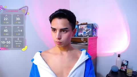 Owen  Independent model  online show from November 15, 6:00 am