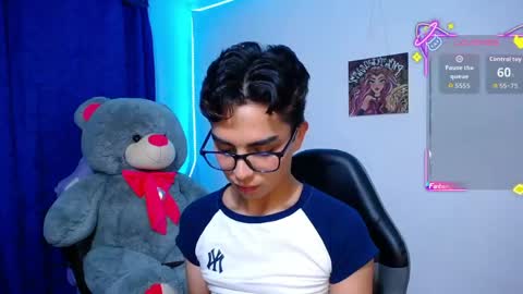 Owen  Independent model  online show from May 14, 9:16 am