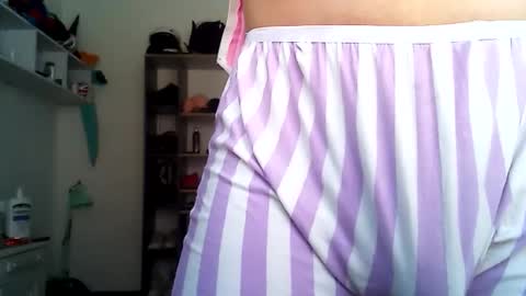 Snapshot of oxxy_jean chatting on January 18, 3:27 pm Jeannifer online show from January 18, 3:27 pm