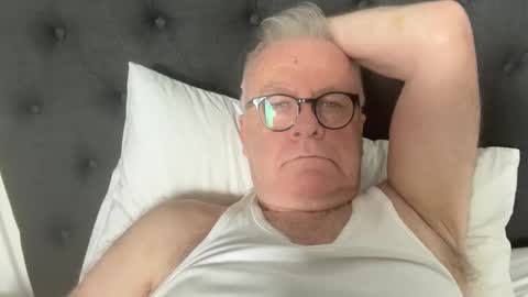 Snapshot of ozhairybearxxxx chatting on December 28, 1:50 am ozhairybearxxxx online show from December 28, 1:50 am