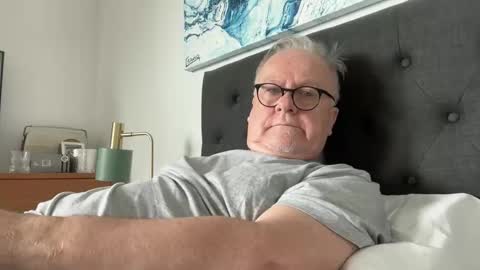 Snapshot of ozhairybearxxxx chatting on November 22, 2:21 am ozhairybearxxxx online show from November 22, 2:21 am