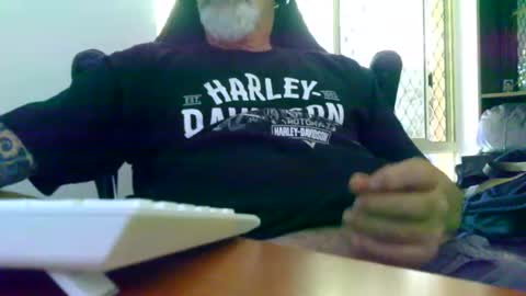 Snapshot of ozzyrickster chatting on January 7, 2:42 am Oi Oi Oi online show from January 7, 2:42 am