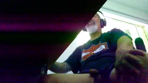 Snapshot of ozzyrickster chatting on February 14, 2:39 am Oi Oi Oi online show from February 14, 2:39 am