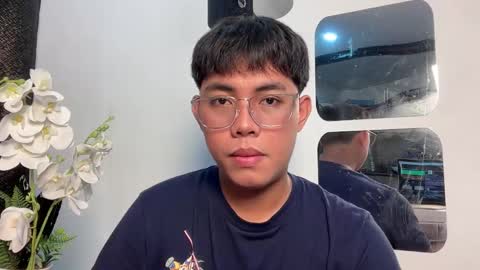 Snapshot of p1noytwink_ chatting on September 23, 8:39 am Terrence online show from September 23, 8:39 am