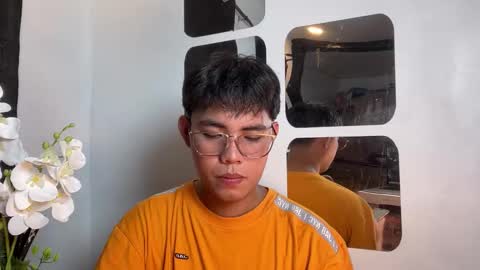Snapshot of p1noytwink_ chatting on September 24, 9:56 am Terrence online show from September 24, 9:56 am