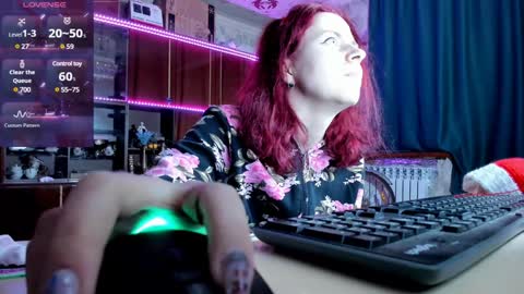 Ella online show from December 22, 4:38 pm