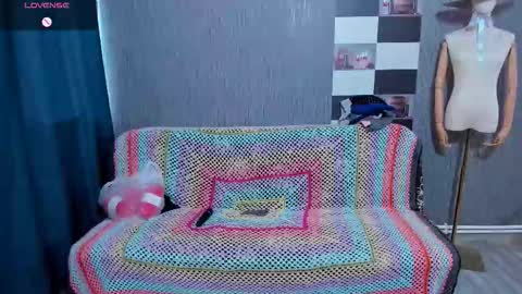 Ella online show from November 3, 7:42 am