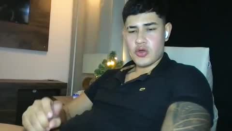 Snapshot of pablo_boston chatting on December 4, 4:43 am Javi online show from December 4, 4:43 am