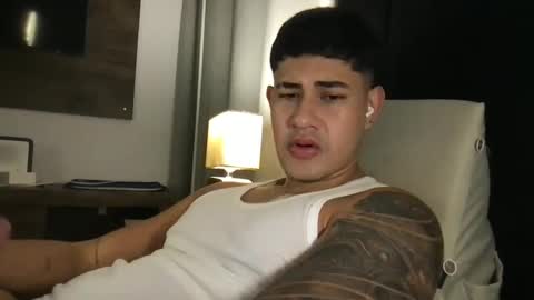 Snapshot of pablo_boston chatting on January 16, 4:49 am Javi online show from January 16, 4:49 am