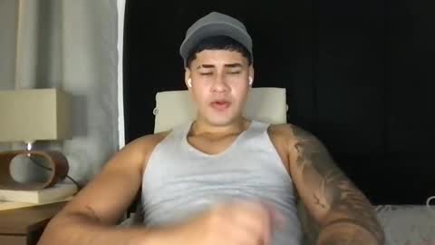 Snapshot of pablo_boston chatting on February 19, 5:27 am Javi online show from February 19, 5:27 am