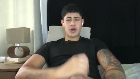 Snapshot of pablo_boston chatting on February 21, 9:43 pm Javi online show from February 21, 9:43 pm