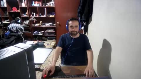 pablo_lopez_ online show from April 28, 7:57 am