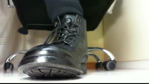 Snapshot of pablomenesssl chatting on January 8, 9:55 pm Pablo Meness online show from January 8, 9:55 pm