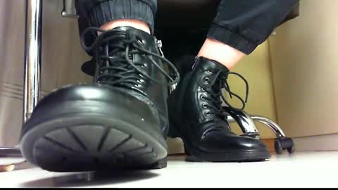 Snapshot of pablomenesssl chatting on January 11, 10:51 pm Pablo Meness online show from January 11, 10:51 pm