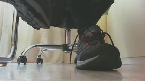 Snapshot of pablomenesssl chatting on February 6, 10:26 am Pablo Meness online show from February 6, 10:26 am