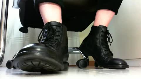 Snapshot of pablomenesssl chatting on February 12, 11:51 am Pablo Meness online show from February 12, 11:51 am