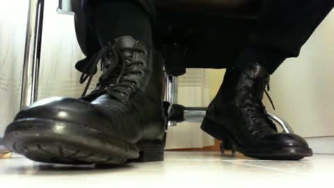 Snapshot of pablomenesssl chatting on February 17, 1:10 pm Pablo Meness online show from February 17, 1:10 pm