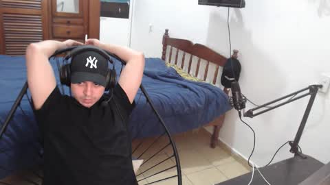 Snapshot of pablomingo chatting on November 25, 8:47 am pablomingo online show from November 25, 8:47 am