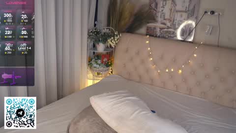 Kimlovense is activeThere are legends that in this room all your wishes can come true  Private is Open online show from February 12, 8:29 pm