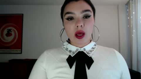 Page 3 online show from October 1, 9:32 pm