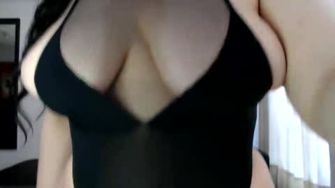 Page 3 online show from October 20, 8:20 pm