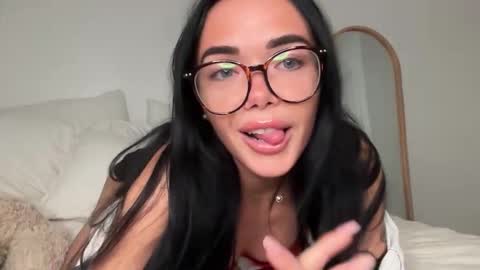 Snapshot of paigemckinnon chatting on March 31, 7:09 am paigey xxx link in bio online show from March 31, 7:09 am