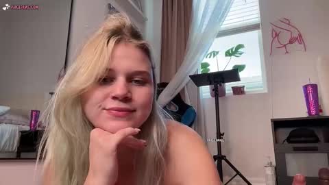 PaigePawg online show from February 24, 3:43 pm
