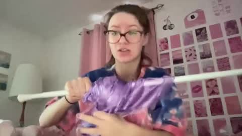 Snapshot of paisleysnowxo chatting on March 11, 9:04 pm paisleysnowxo online show from March 11, 9:04 pm
