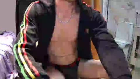 Snapshot of pajarito358 chatting on March 8, 9:24 am Pajarito lindo online show from March 8, 9:24 am