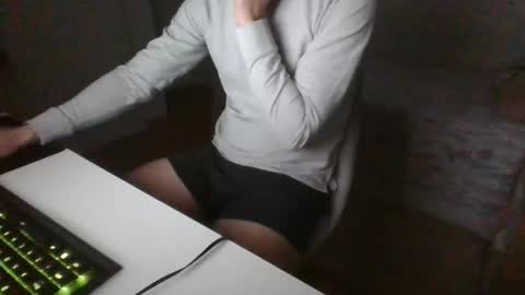 pajaritosenelaire online show from April 2, 3:20 pm