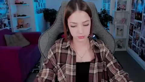 Snapshot of pambeeslyy chatting on September 23, 9:01 am Pam online show from September 23, 9:01 am