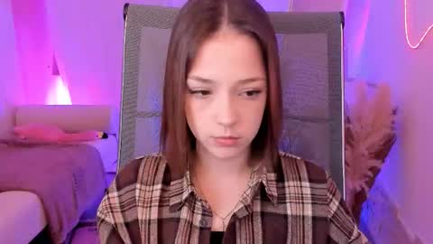 Snapshot of pambeeslyy chatting on December 16, 8:30 am Pam online show from December 16, 8:30 am