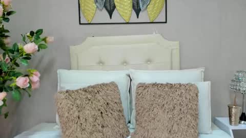 Pamela Duque  online show from December 5, 7:38 pm