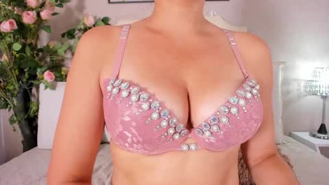 Pamela Duque  online show from February 2, 7:09 am
