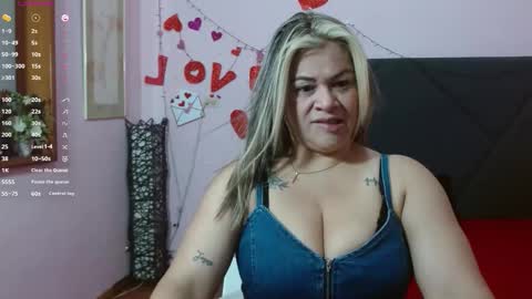pamela_echeverria online show from May 16, 11:42 am