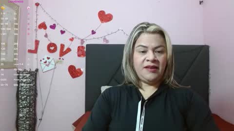 pamela_echeverria online show from May 20, 11:05 am