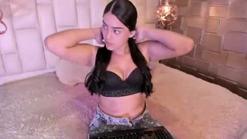 pamela_richardson online show from July 1, 7:35 pm