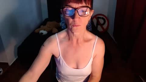 Pamela Jagger online show from February 11, 1:41 pm