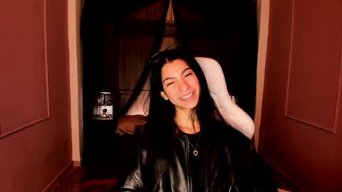 Snapshot of pamelaascott chatting on June 19, 4:17 am P A M online show from June 19, 4:17 am