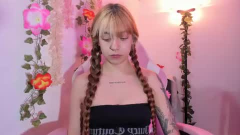 Snapshot of pamelajhonsom chatting on June 14, 4:14 am pamelajhonsom online show from June 14, 4:14 am