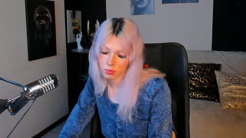 Pamelamy online show from December 30, 1:25 pm