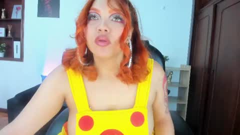 Snapshot of pamelaqueen_1 chatting on June 29, 8:42 pm P A M E L A 3 online show from June 29, 8:42 pm