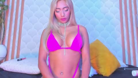 Snapshot of pamelareal chatting on February 2, 5:42 am Pamela online show from February 2, 5:42 am