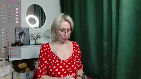 pamellamurphy online show from March 21, 1:54 am