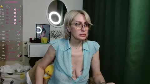 pamellamurphy online show from March 28, 1:05 am