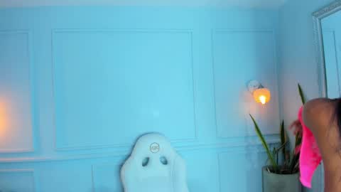 Snapshot of pamplemusa_ chatting on March 2, 11:50 am pamplemusa_ online show from March 2, 11:50 am